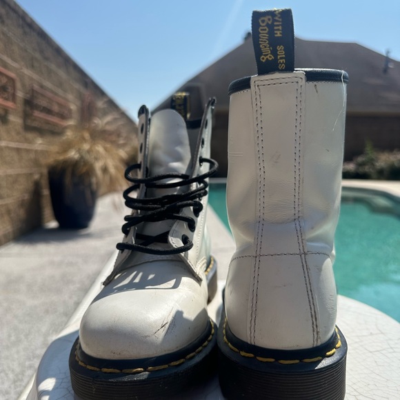 White Doc Martens 1460 Smooth Boots Women’s 8 - Picture 5 of 5